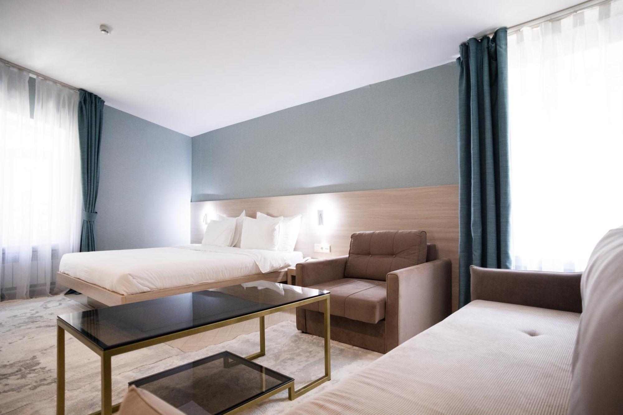 Resident Hotel Delux Almaty Extérieur photo