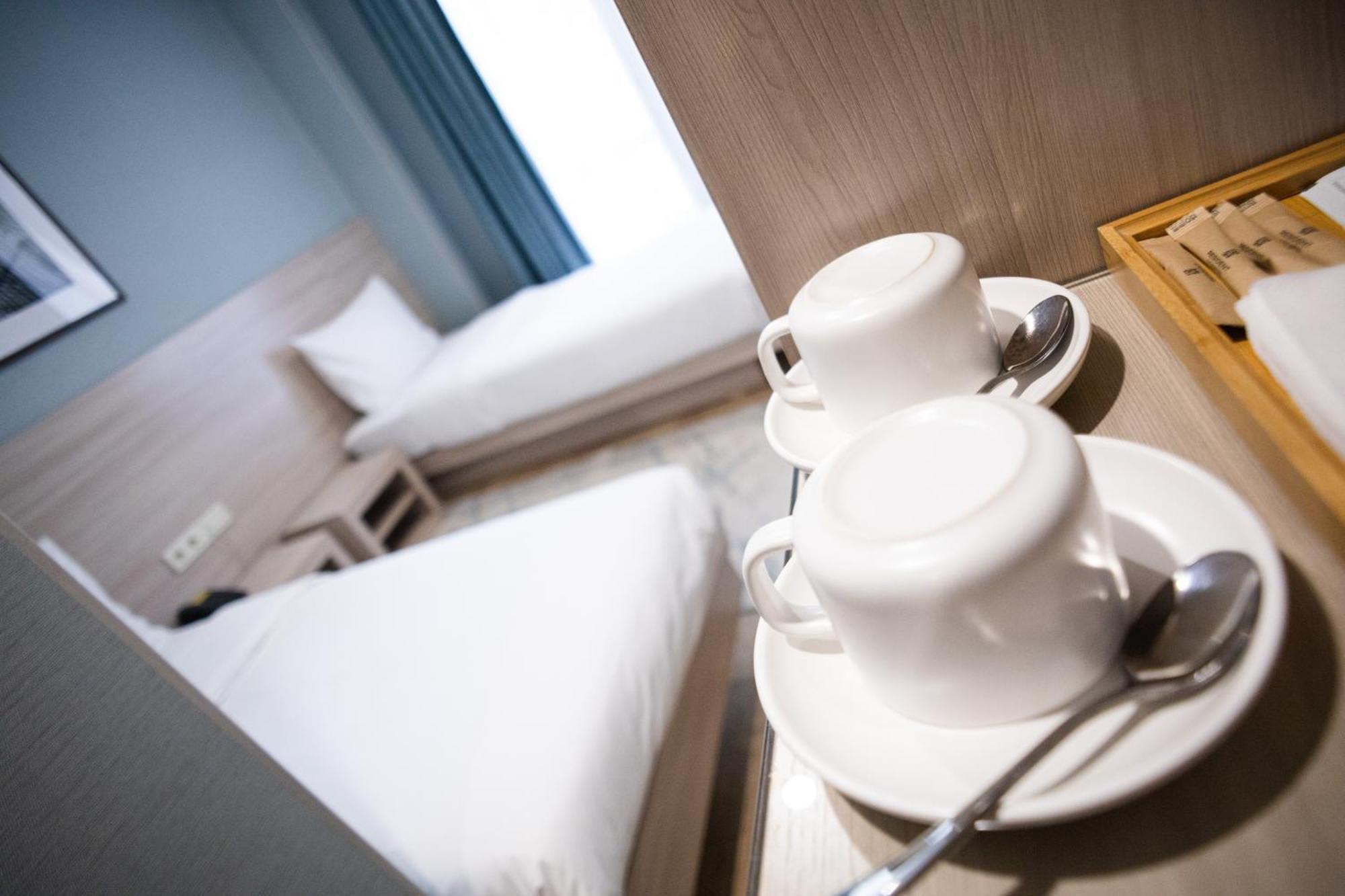 Resident Hotel Delux Almaty Extérieur photo