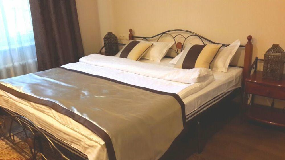 Resident Hotel Delux Almaty Extérieur photo