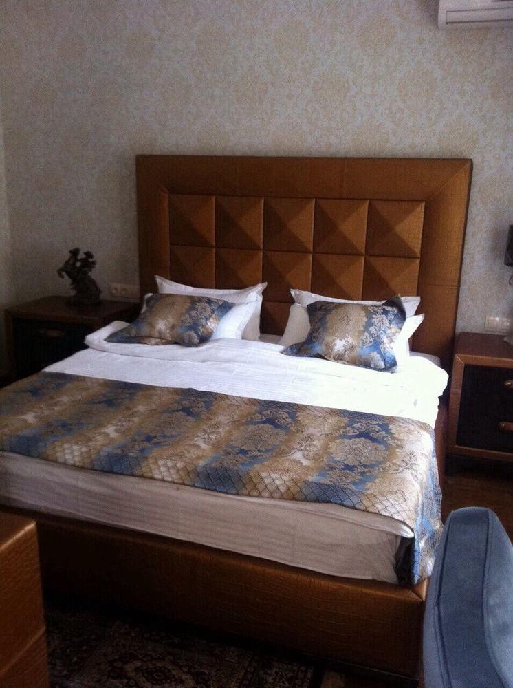 Resident Hotel Delux Almaty Extérieur photo