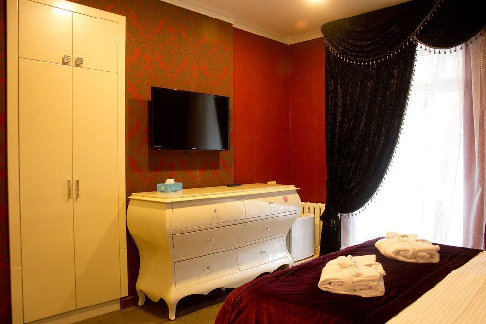 Resident Hotel Delux Almaty Extérieur photo